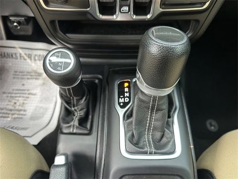 Used 2020 Jeep Gladiator Overland w/ Trailer Tow Package image 20