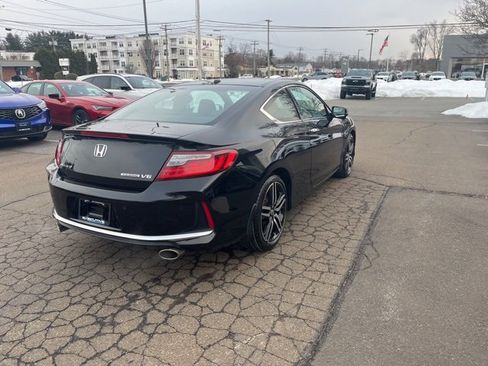Used 2017 Honda Accord Touring image 14