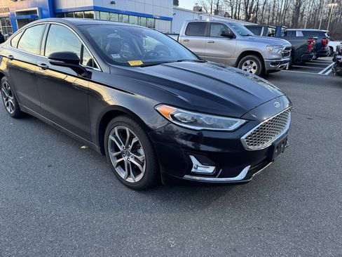 Used 2020 Ford Fusion Titanium image 23
