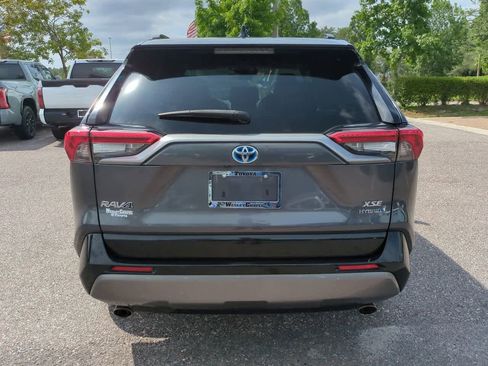 Certified 2020 Toyota RAV4 XSE w/ XSE Grade Weather Package AWD/4WD image 5