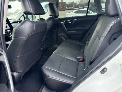 Used 2021 Toyota RAV4 XLE Premium w/ Carpet Mat Package (TMS) image 10