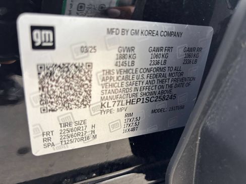 Used 2025 Chevrolet Trax LT w/ LT Convenience Package FWD image 29