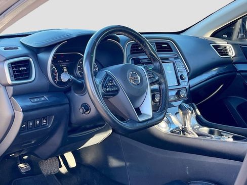 Used 2022 Nissan Maxima Platinum w/ Sport Mat Group FWD image 9