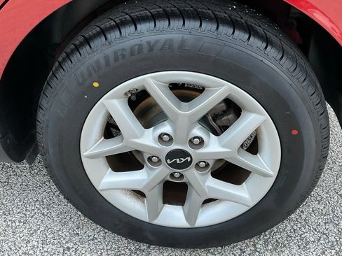 Used 2024 Kia Soul LX w/ Option Group 015 FWD image 24