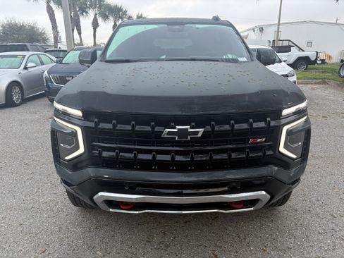 Used 2025 Chevrolet Suburban Z71 w/ Comfort Package image 2