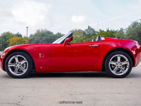 Used 2006 Pontiac Solstice Convertible w/ Premium Package image 3