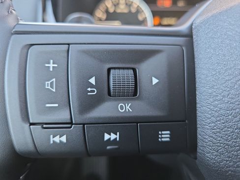 New 2026 Nissan Pathfinder SV image 9