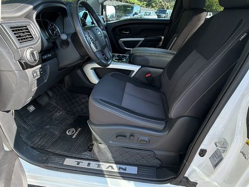 Used 2024 Nissan Titan SV AWD/4WD image 16