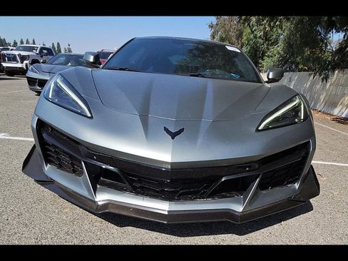 Used 2024 Chevrolet Corvette Z06 w/ Z07 Performance Package image 5