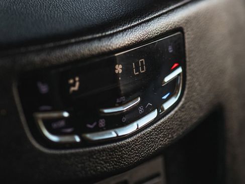 Used 2015 Cadillac Escalade ESV Premium image 14