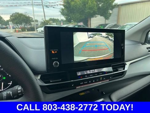 Used 2026 Toyota Sienna XLE FWD image 26