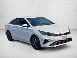 Used 2023 Kia Forte LXS w/ LXS Technology Package FWD video 3