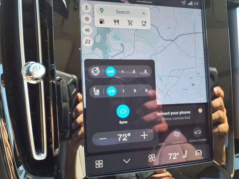 New 2026 Volvo XC40 B5 Plus w/ Protection Package Premier image 18