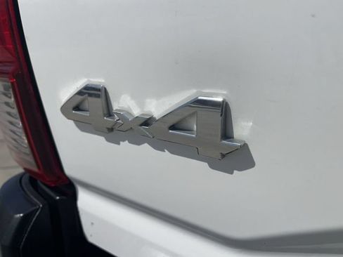 Used 2022 Toyota Tacoma SR AWD/4WD image 29