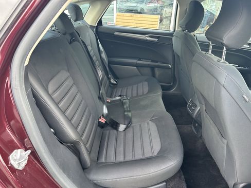 Used 2017 Ford Fusion SE w/ Fusion SE Technology Package image 24