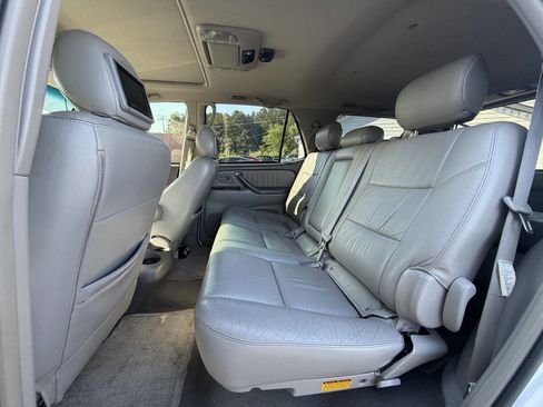 Used 2005 Toyota Sequoia Limited RWD image 15