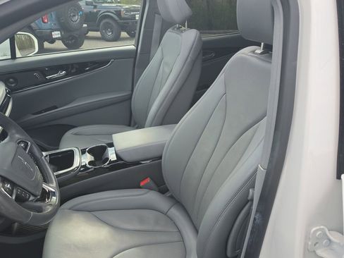 Used 2023 Lincoln Nautilus Reserve w/ Equipment Group 201A image 5