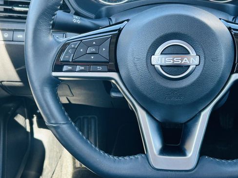 Used 2023 Nissan Altima 2.5 SV w/ SV Premium Package AWD/4WD image 17
