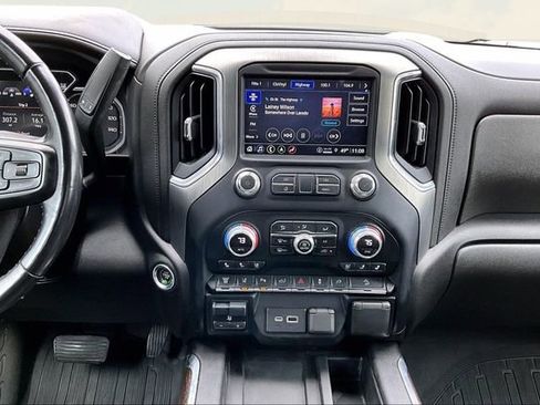 Used 2022 GMC Sierra 2500 Denali w/ Denali Ultimate Package image 6