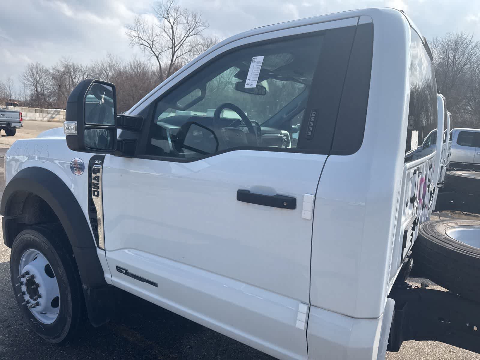 Used 2023 Ford F450 XLT w/ XLT Value Package RWD image 4