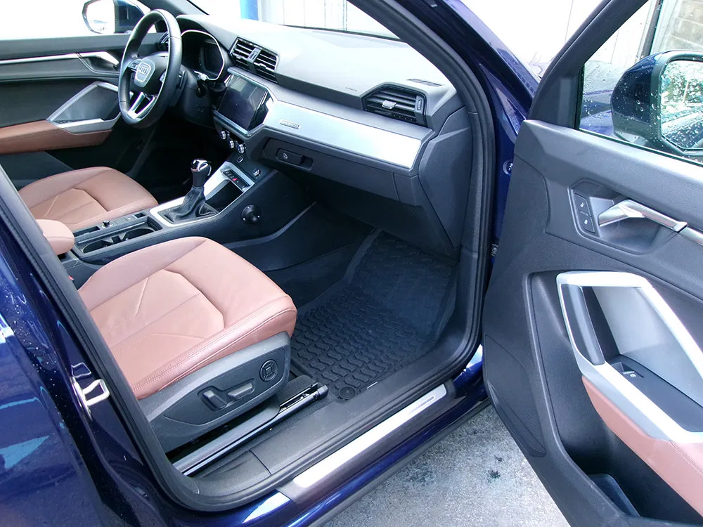 Used 2021 Audi Q3 2.0T Premium w/ Convenience Package AWD/4WD image 11