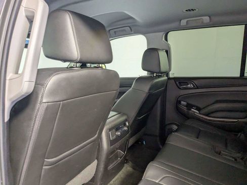 Used 2017 Chevrolet Suburban LT RWD image 35