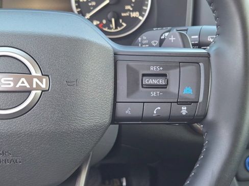 Used 2025 Nissan Rogue SV AWD/4WD image 35