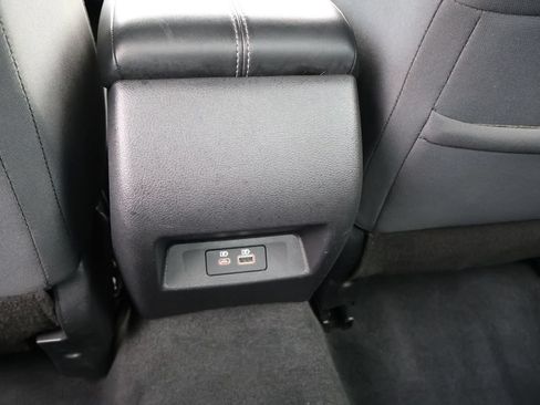 Used 2025 Nissan Altima 2.5 SV FWD image 23