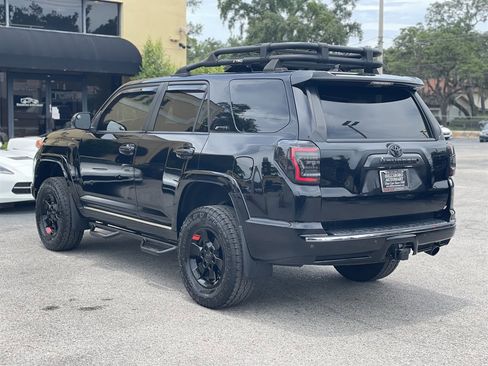 Used 2010 Toyota 4Runner SR5 AWD/4WD image 18
