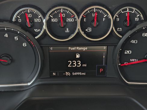 Used 2023 Chevrolet Suburban LS RWD image 13