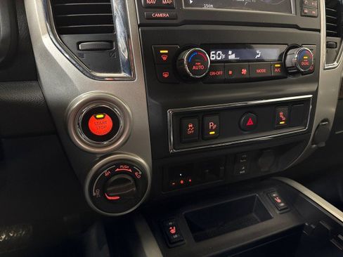 Used 2018 Nissan Titan SL w/ Chrome Package image 25