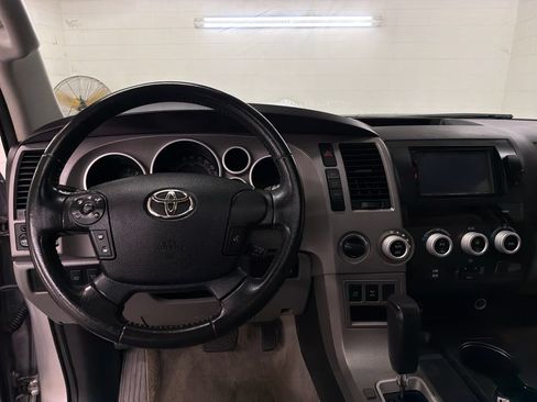 Used 2011 Toyota Sequoia SR5 AWD/4WD image 7