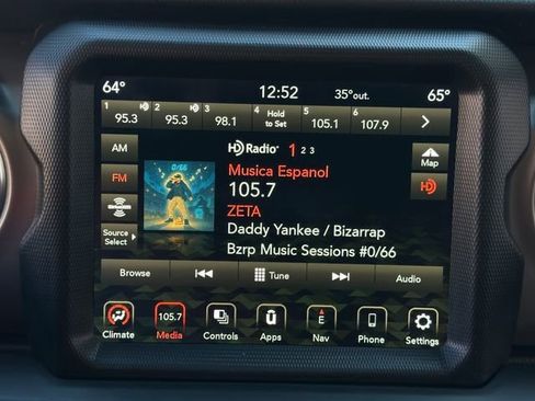 Used 2021 Jeep Wrangler Unlimited Rubicon w/ Dual Top Group AWD/4WD image 23