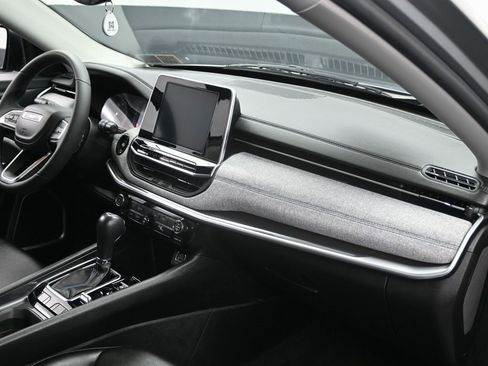 Used 2022 Jeep Compass Latitude image 33