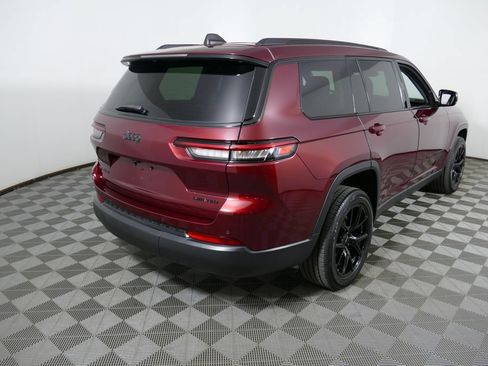 Used 2022 Jeep Grand Cherokee L Limited AWD/4WD image 29