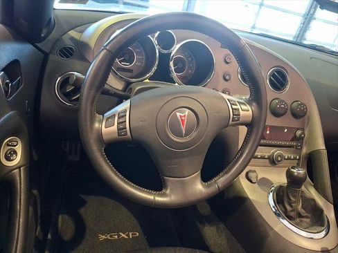 Used 2007 Pontiac Solstice GXP w/ Premium Package RWD image 12