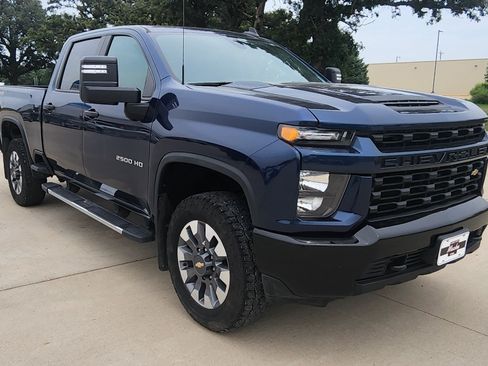 Used 2022 Chevrolet Silverado 2500 Custom w/ Custom Value Package AWD/4WD image 3