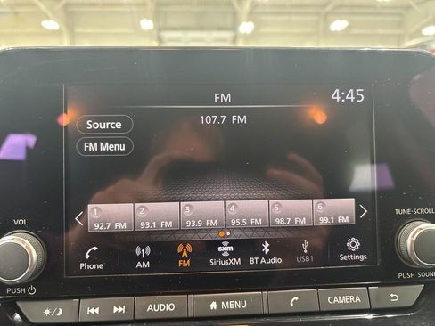 Used 2025 Nissan Pathfinder SV image 21