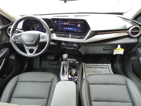 Used 2025 Chevrolet Trax ACTIV w/ Sunroof Package FWD image 34