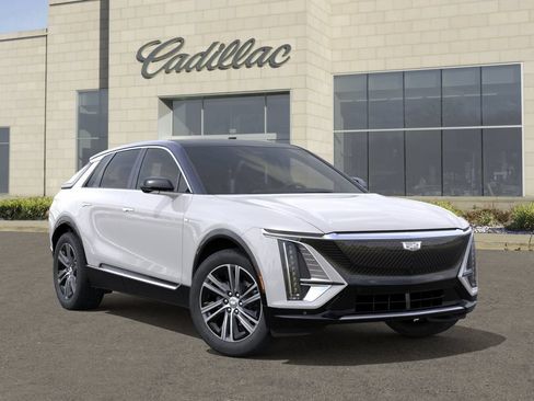 New 2025 Cadillac Lyriq Luxury w/ LPO, Floor Liner Package AWD/4WD image 7