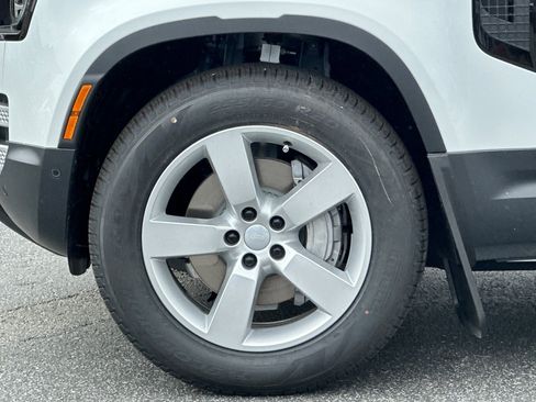 New 2025 Land Rover Defender 130 S image 25