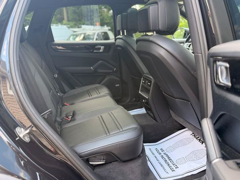 Used 2019 Porsche Cayenne AWD/4WD image 21