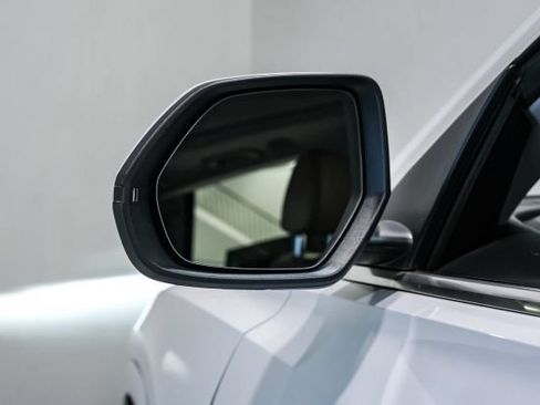Used 2019 Audi Q8 Premium Plus w/ Premium Plus AWD/4WD image 32