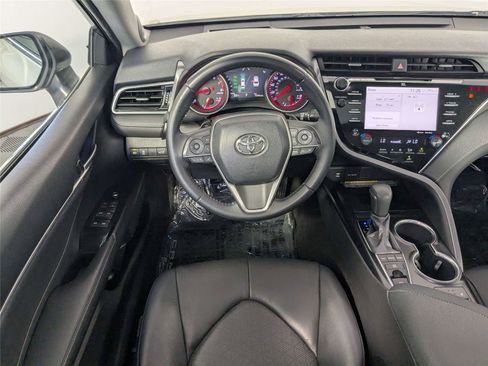 Used 2018 Toyota Camry XSE FWD image 38