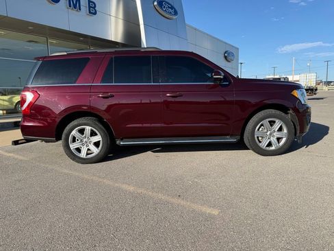Used 2020 Ford Expedition XLT w/ Equipment Group 202A AWD/4WD image 2