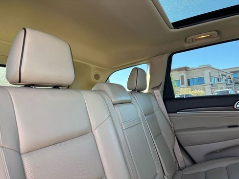 Used 2015 Jeep Grand Cherokee Overland image 22