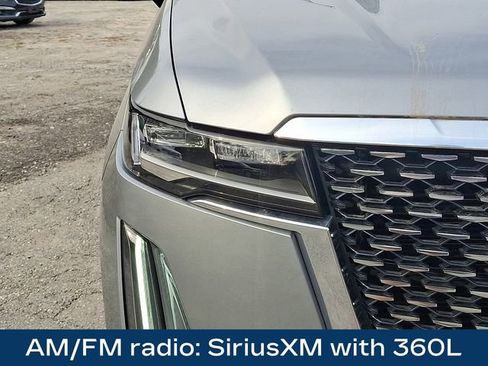 Used 2024 Cadillac Escalade ESV Premium Luxury image 12