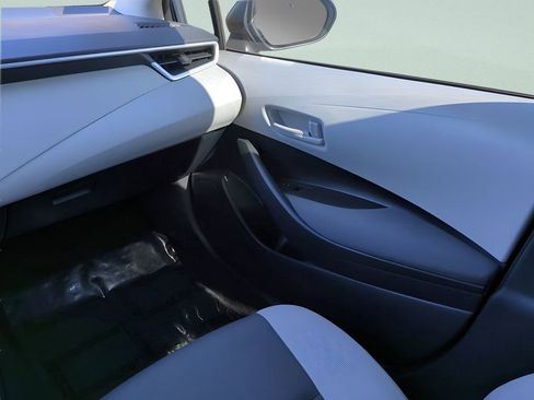 Used 2025 Toyota Corolla LE image 15