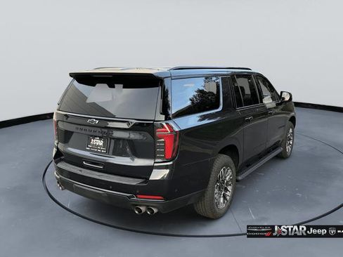 Used 2025 Chevrolet Suburban Z71 AWD/4WD image 5