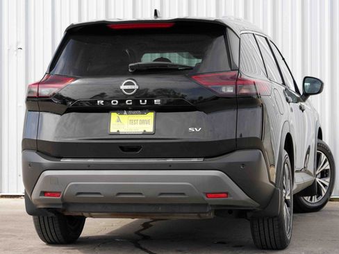 Used 2022 Nissan Rogue SV w/ SV Premium Package image 4